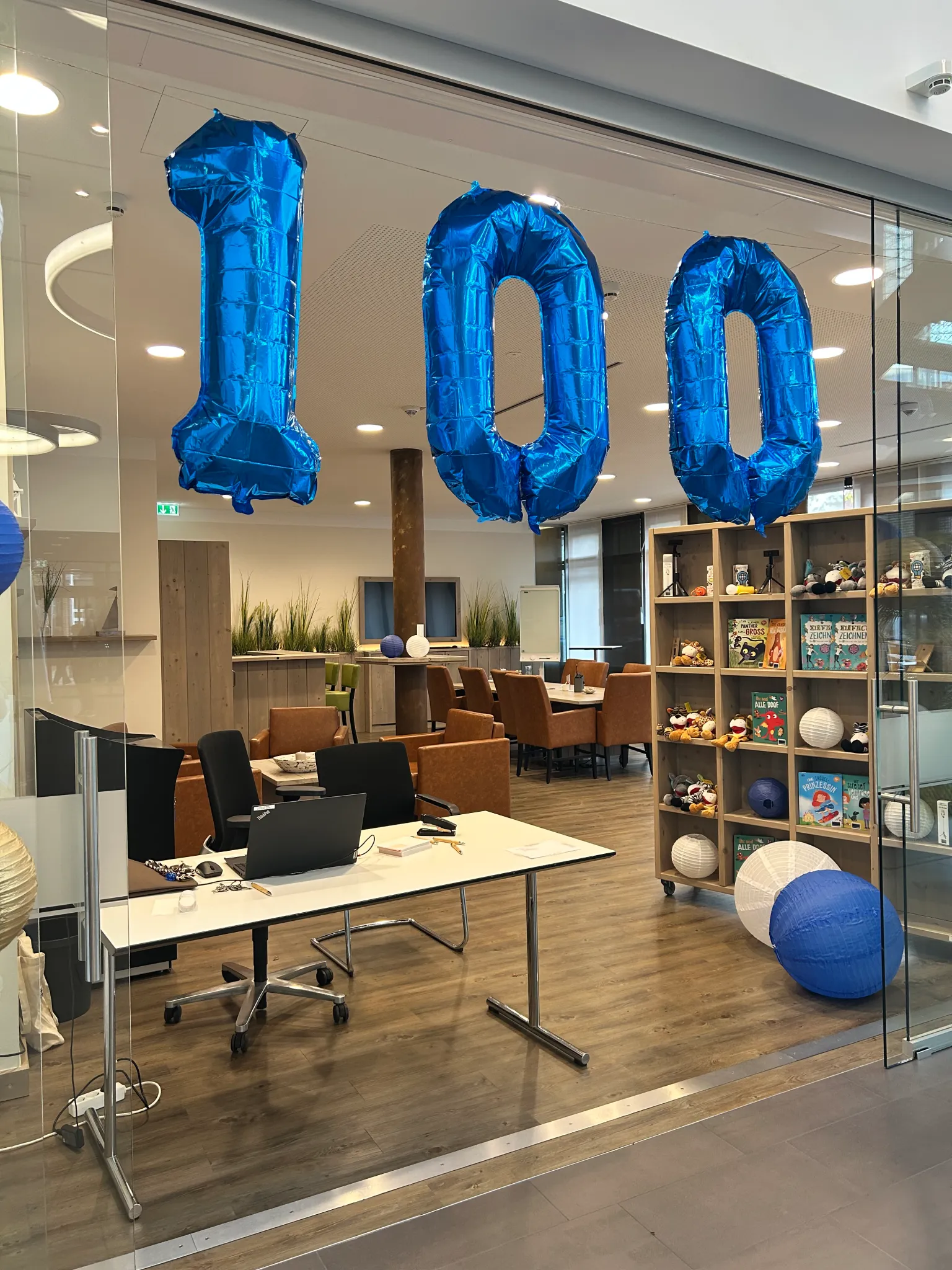 Filiale-Feier zum 100. Weltspartag